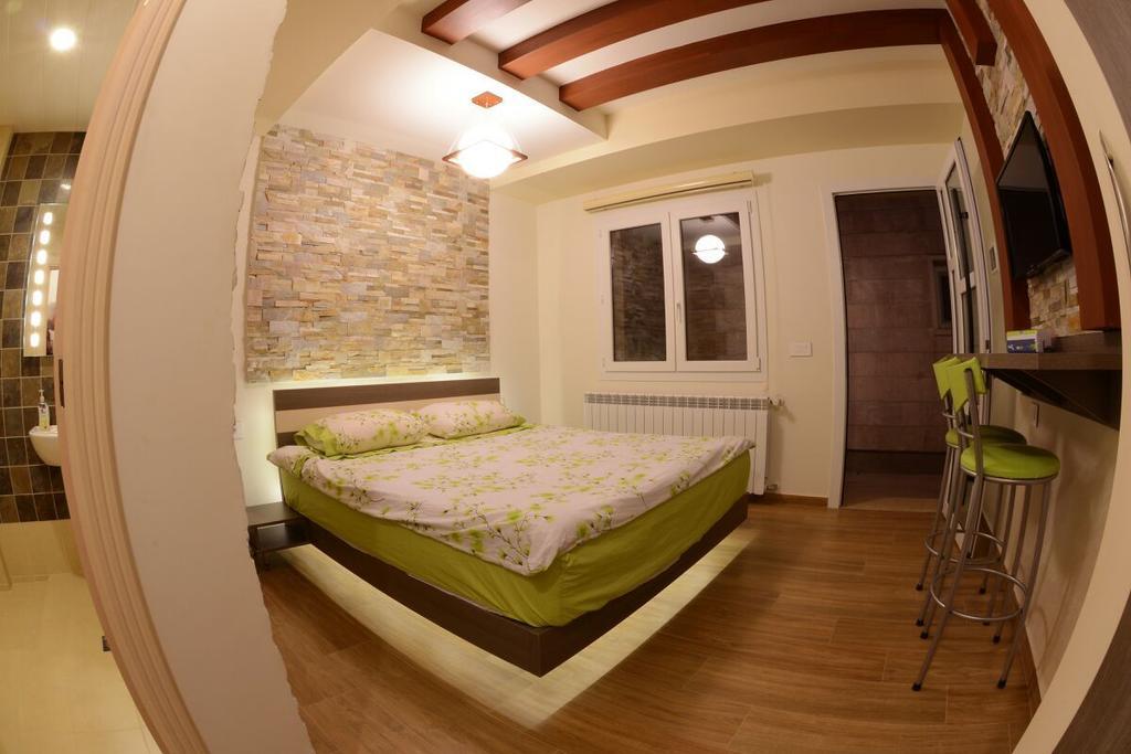 Bauhaus Chalets Apartment Бишари Экстерьер фото