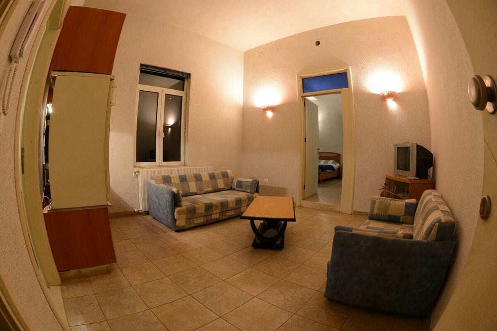 Bauhaus Chalets Apartment Бишари Номер фото